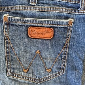 Men’s Wrangler Retro Relaxed Boot Jeans Size 40x34